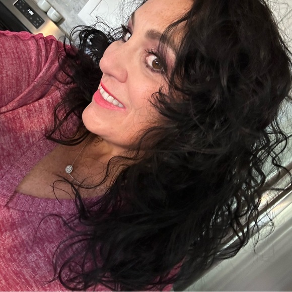 Meet your Posher, Vanessa!!  nestle77 - Picture 2 of 5